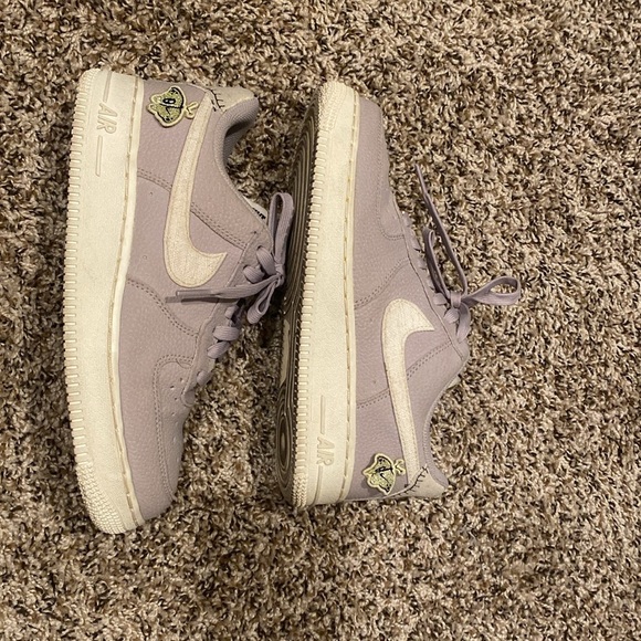 LAVENDER NIKE AIRFORCE - Picture 2 of 5